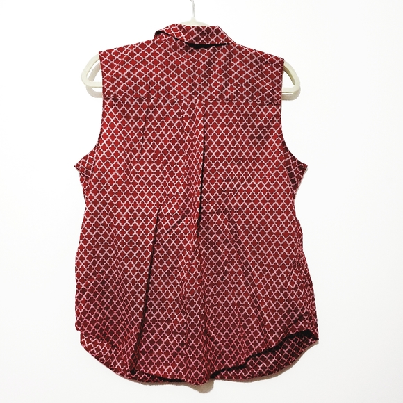 St. John's Bay Woman Sleeveless Blouse Top Red and White Arabisque Boho Style - Picture 3 of 8